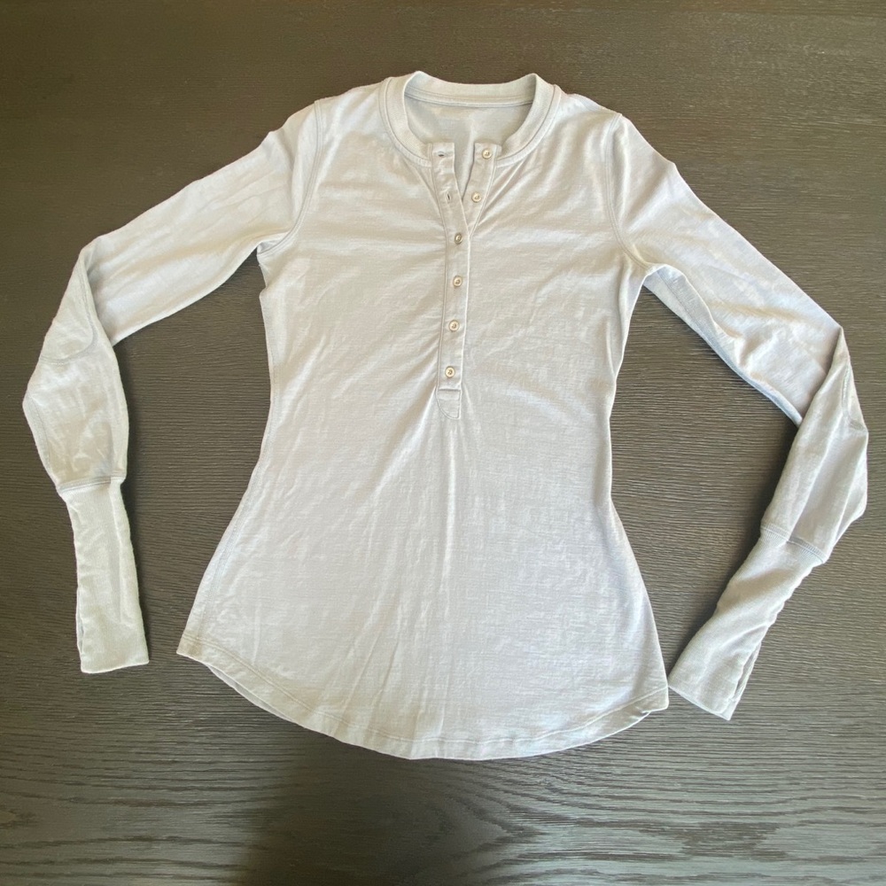 Lululemon Long Sleeve shirt. Size 6